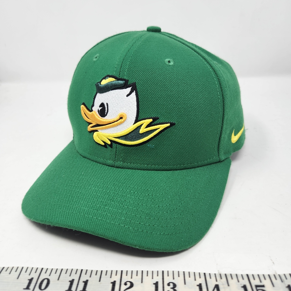 Nike Men's Green Oregon Ducks Classic Logo Cap